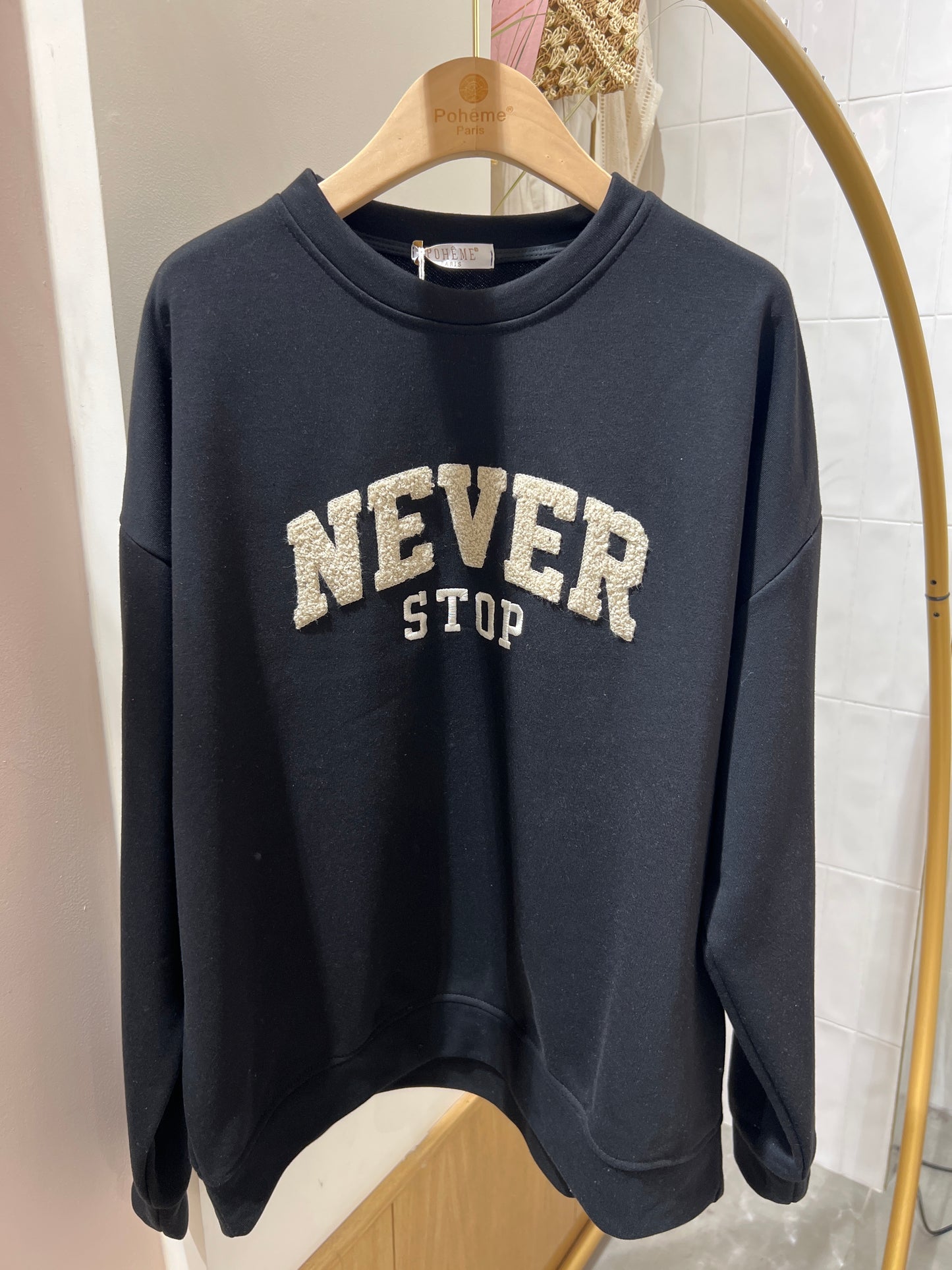 Sweat-shirt never stop