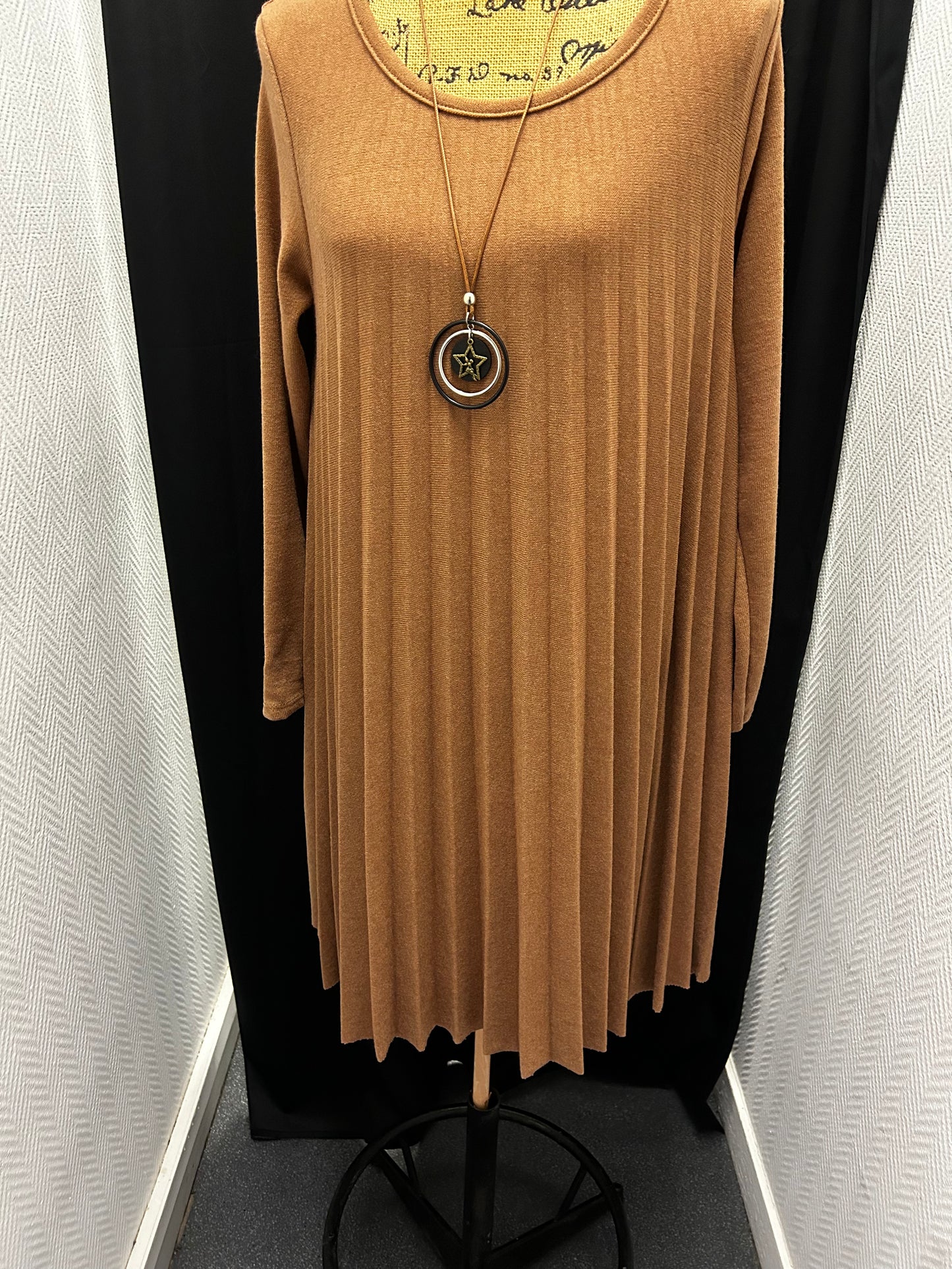 Robe + collier Vila